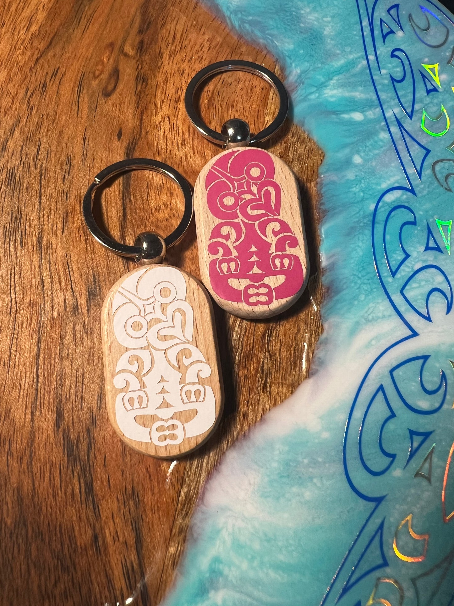 Hei tiki UV changing keyring
