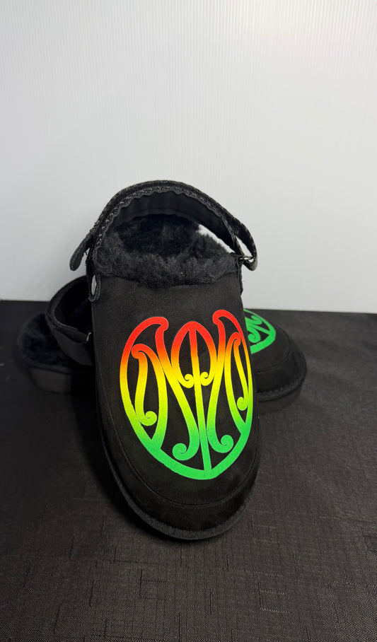 Black Āhuru Slippers