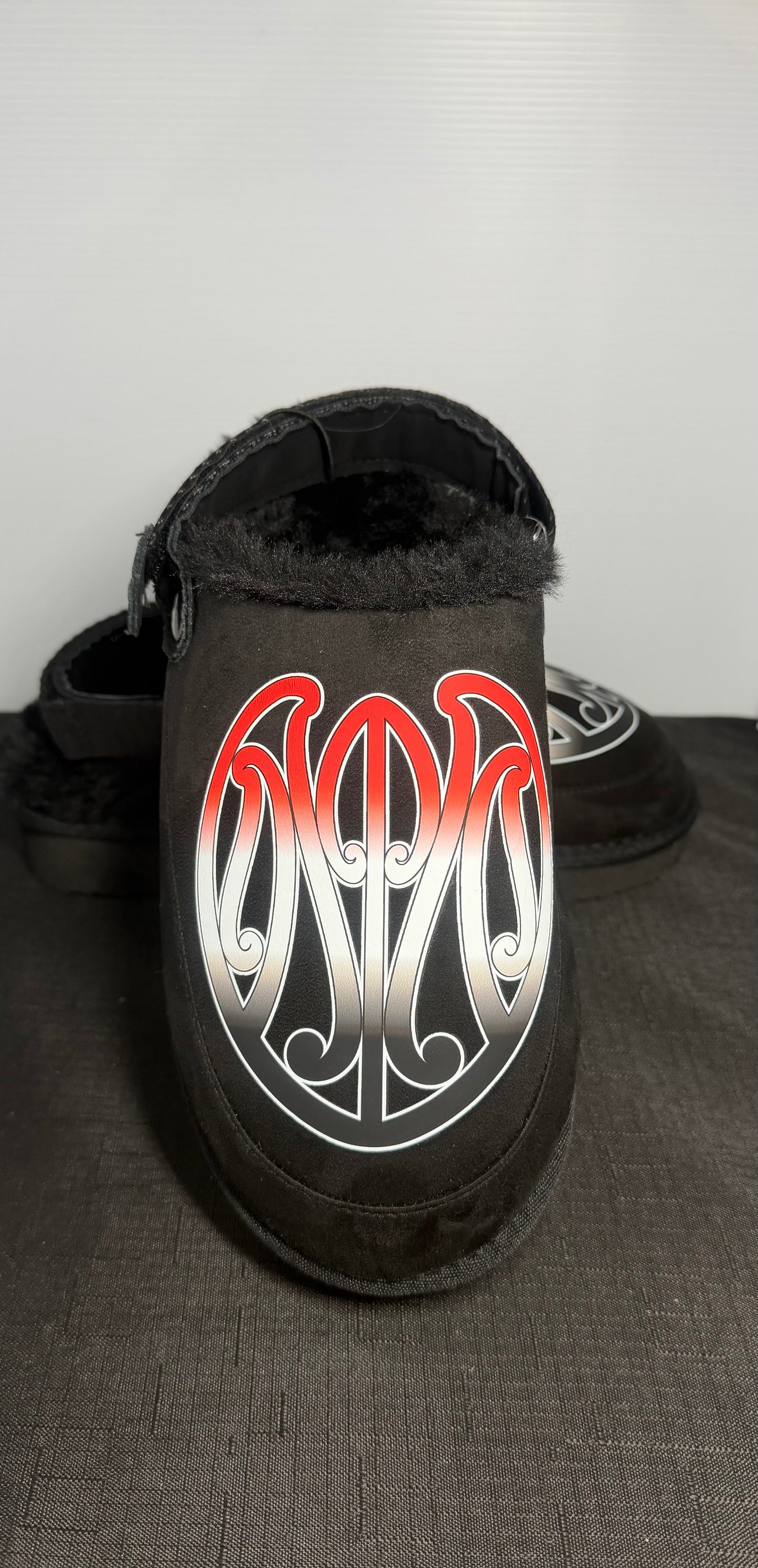 Black Āhuru Slippers