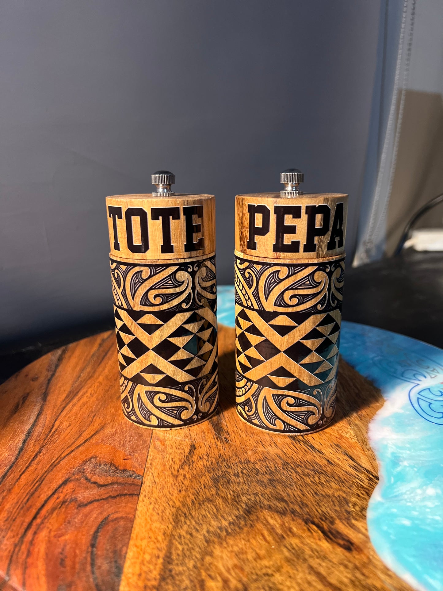 Tūhono Salt & Pepper Grinders
